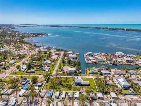 698 & West Perry W Perry Street Englewood FL 34223