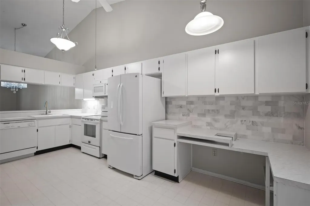 39650 Us Highway 19 N Tarpon Springs FL 34689