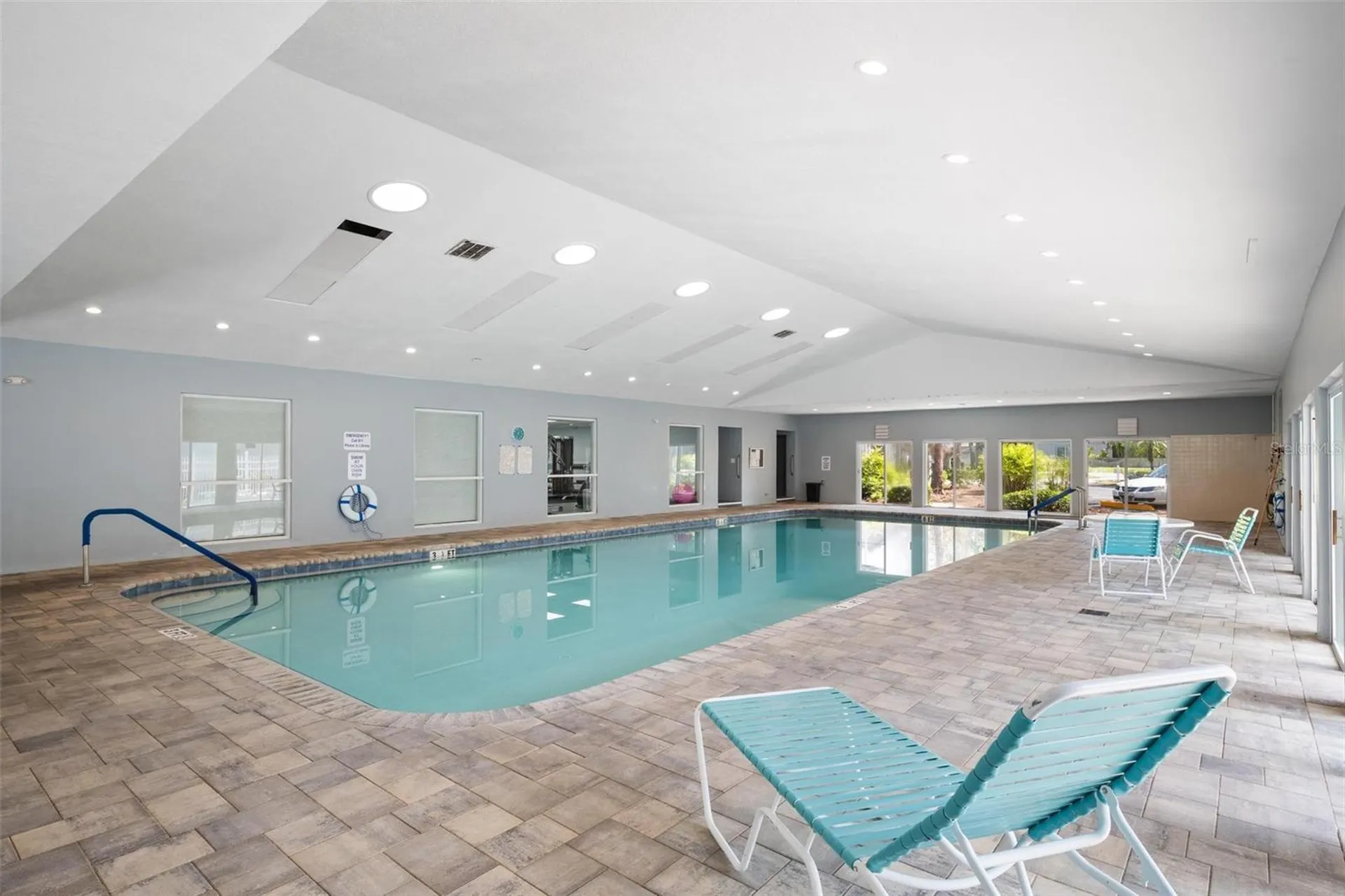 39650 Us Highway 19 N Tarpon Springs FL 34689