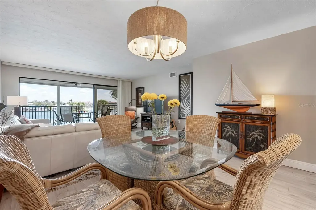 1900 Cove II Place Sarasota FL 34242