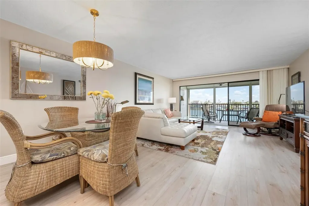 1900 Cove II Place Sarasota FL 34242