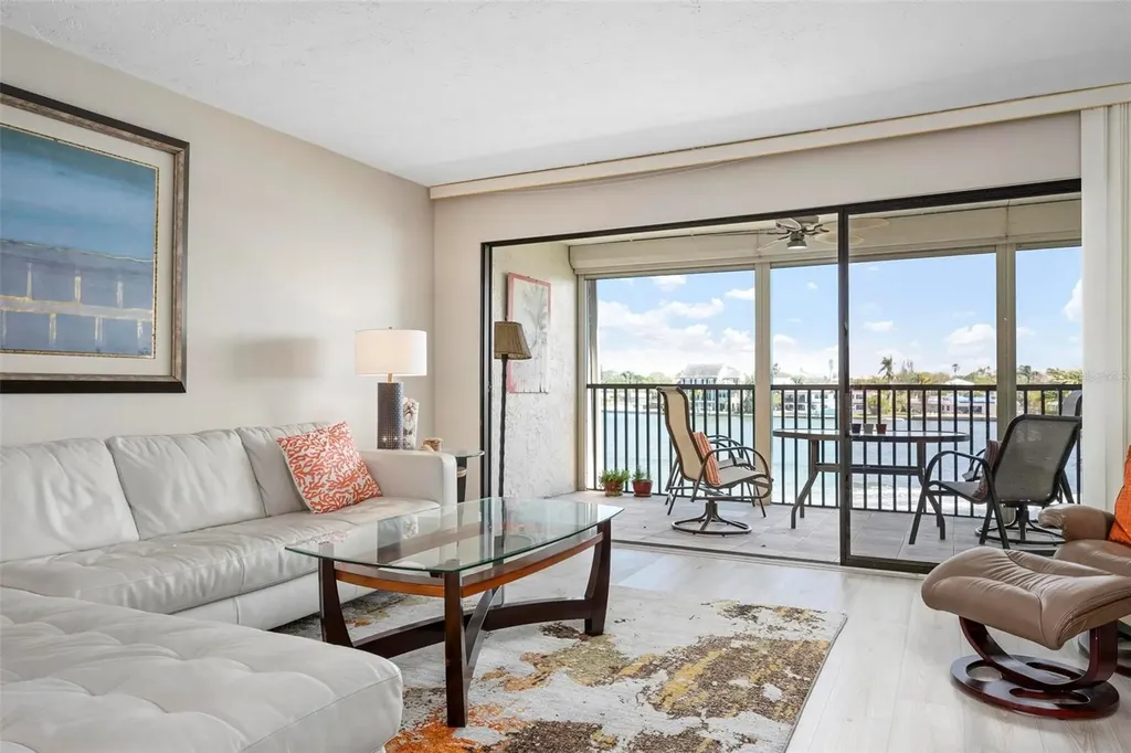 1900 Cove II Place Sarasota FL 34242