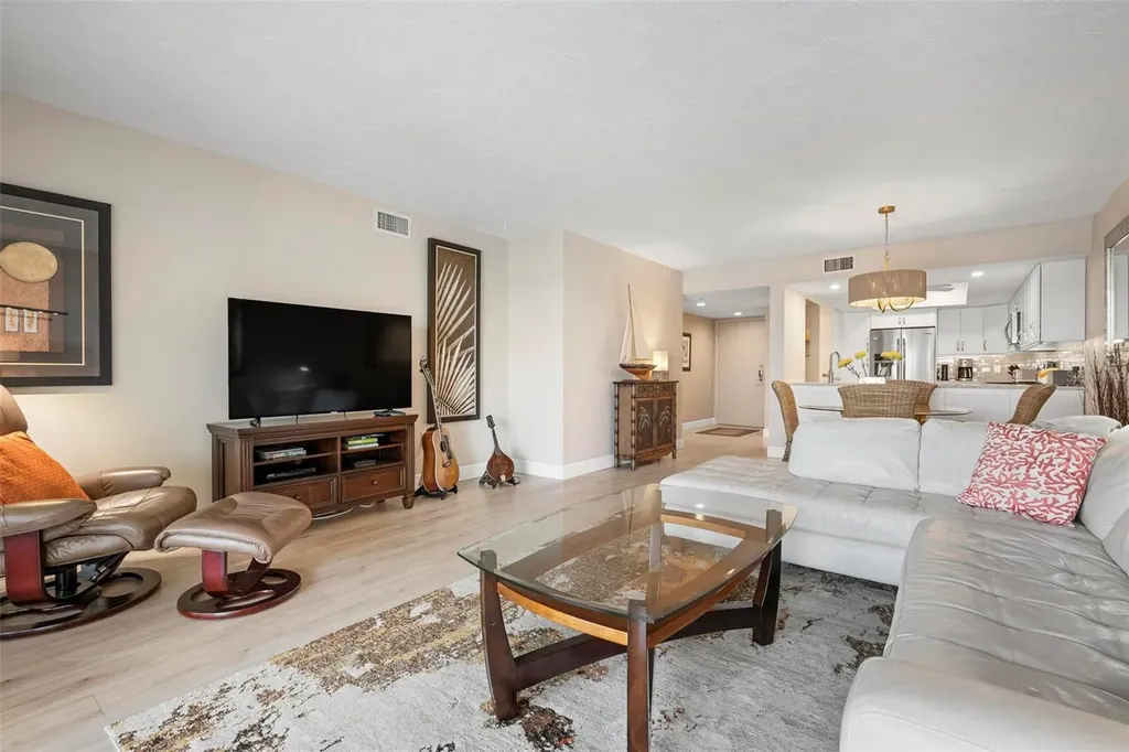 1900 Cove II Place Sarasota FL 34242