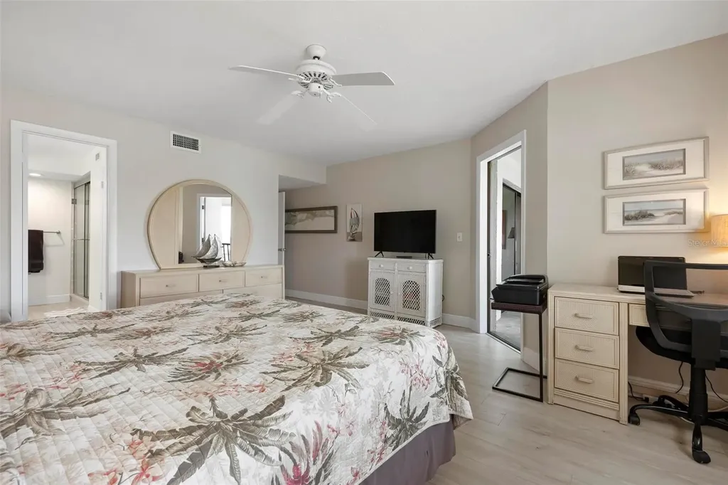1900 Cove II Place Sarasota FL 34242