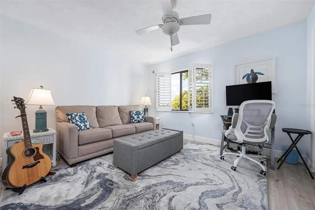 1900 Cove II Place Sarasota FL 34242