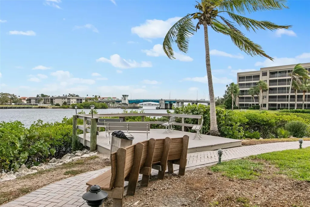 1900 Cove II Place Sarasota FL 34242