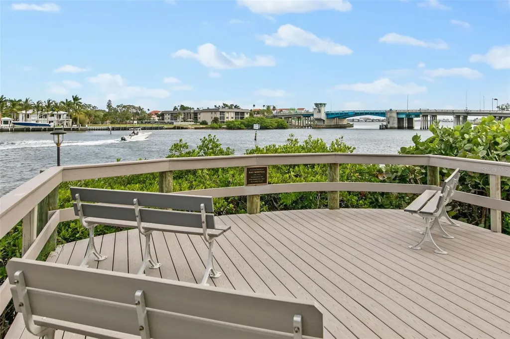 1900 Cove II Place Sarasota FL 34242