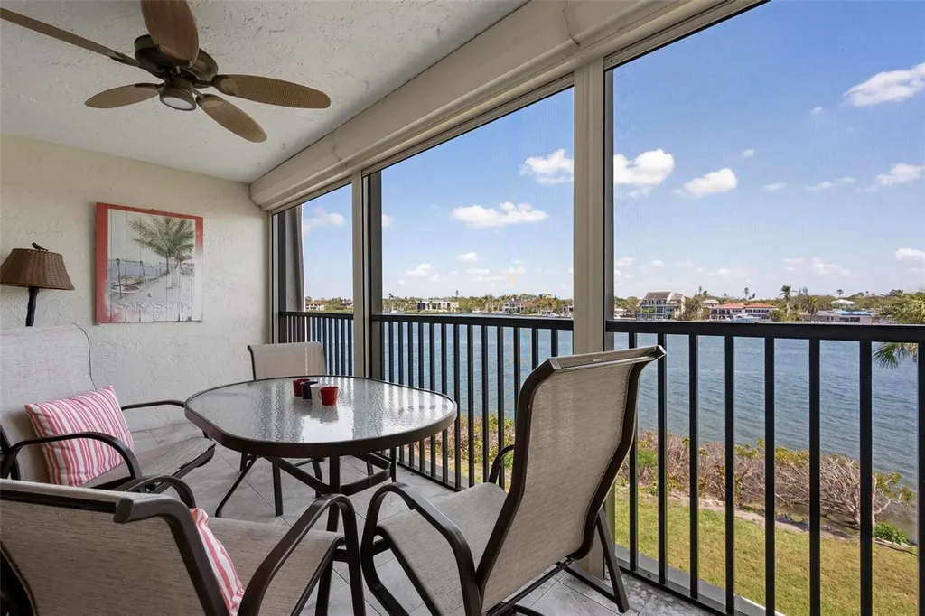 1900 Cove II Place Sarasota FL 34242
