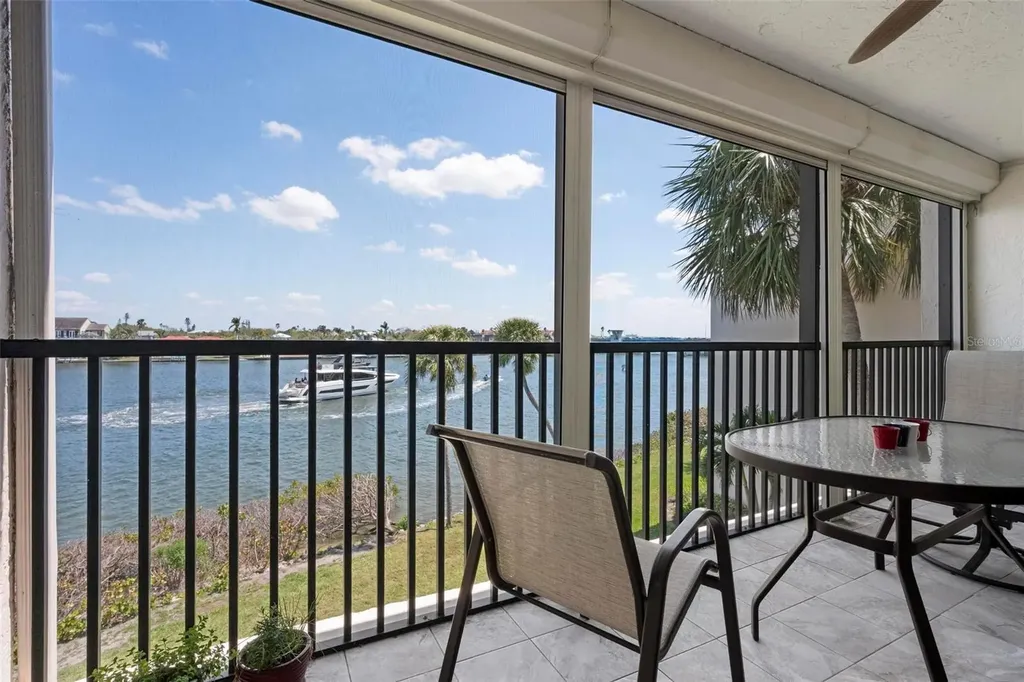 1900 Cove II Place Sarasota FL 34242
