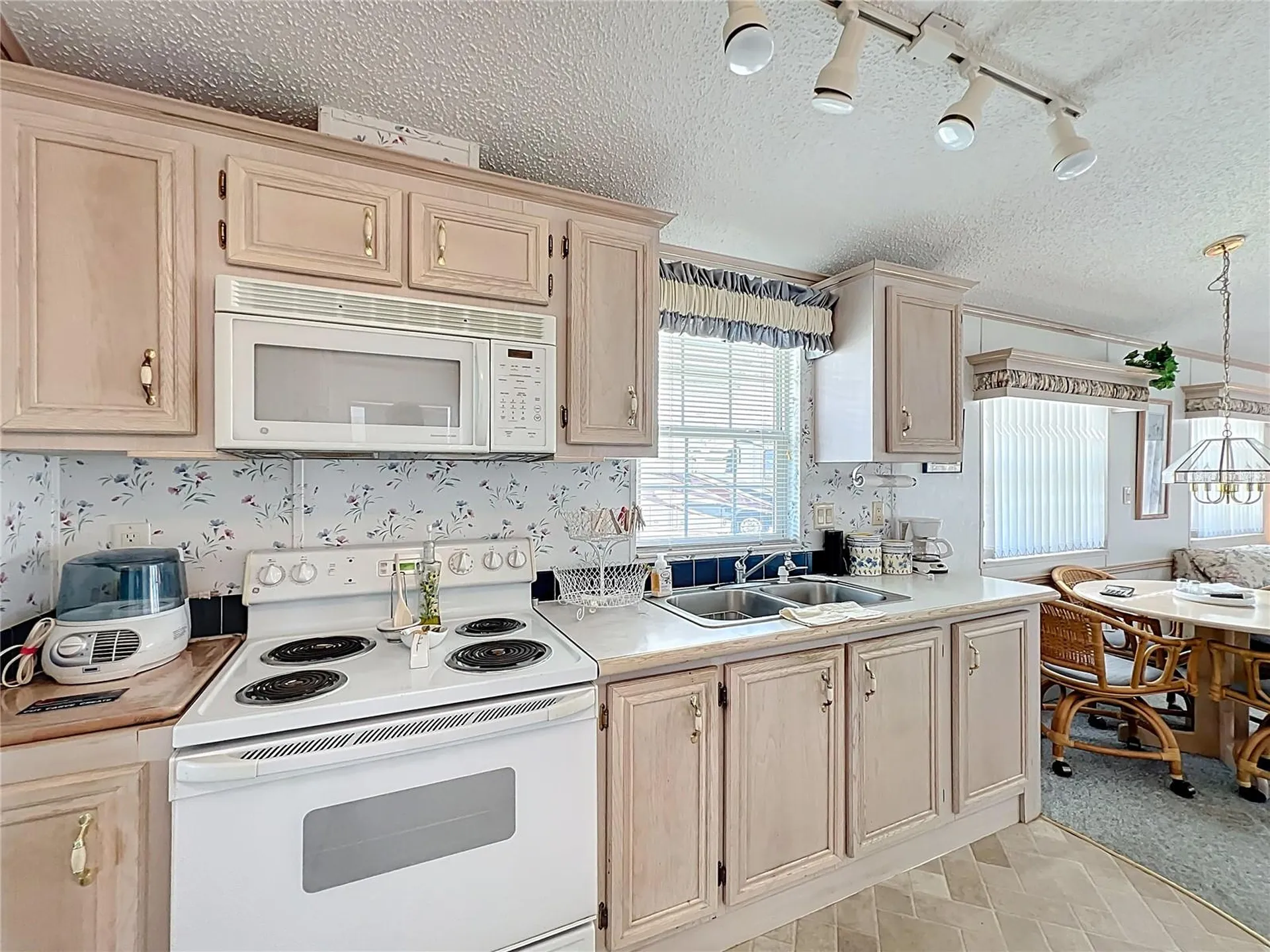 194 Big Pine Avenue S Frostproof FL 33843