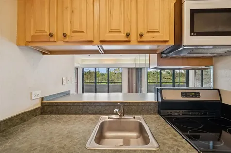 36750 Us 19 N Palm Harbor FL 34684