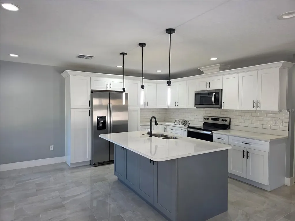 3704 Smith Tree Street Tampa FL 33619