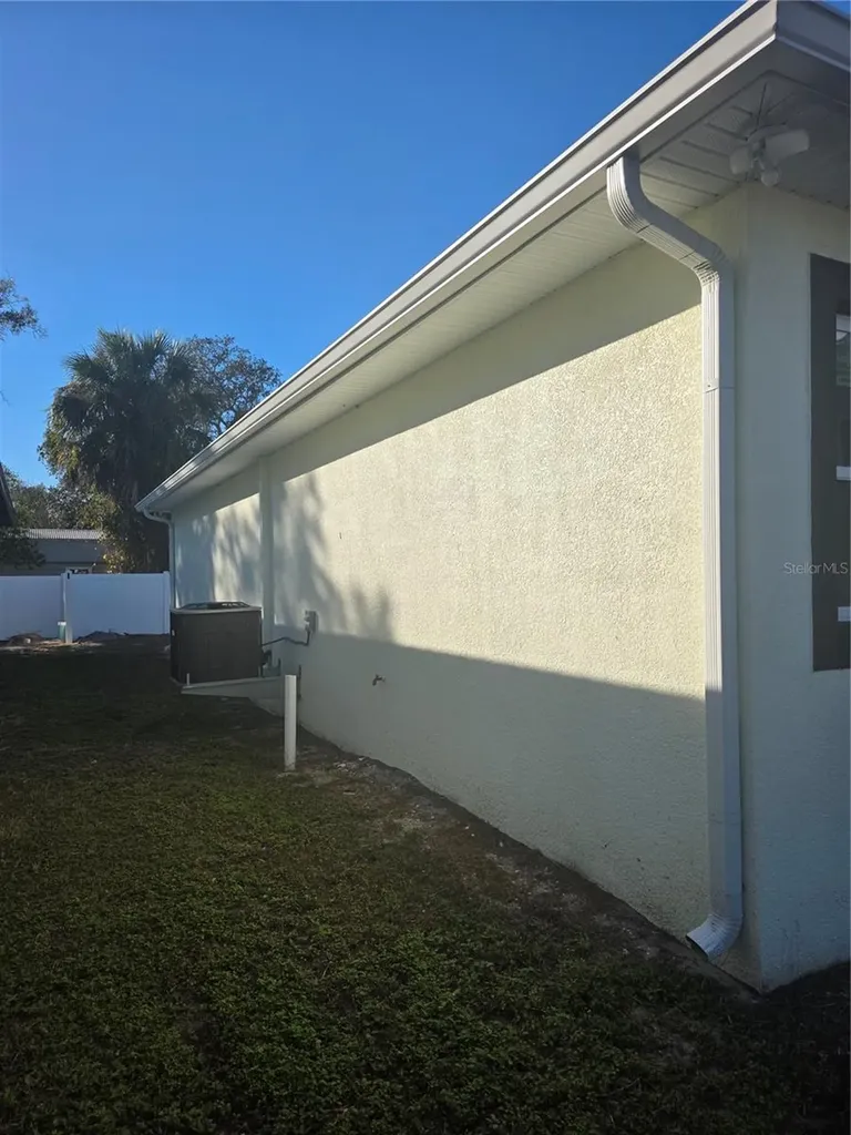 3704 Smith Tree Street Tampa FL 33619