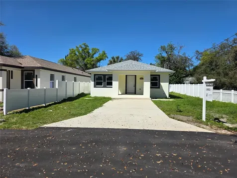 3704 Smith Tree Street Tampa FL 33619