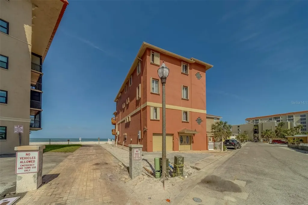 17606 Lee Avenue Redington Shores FL 33708