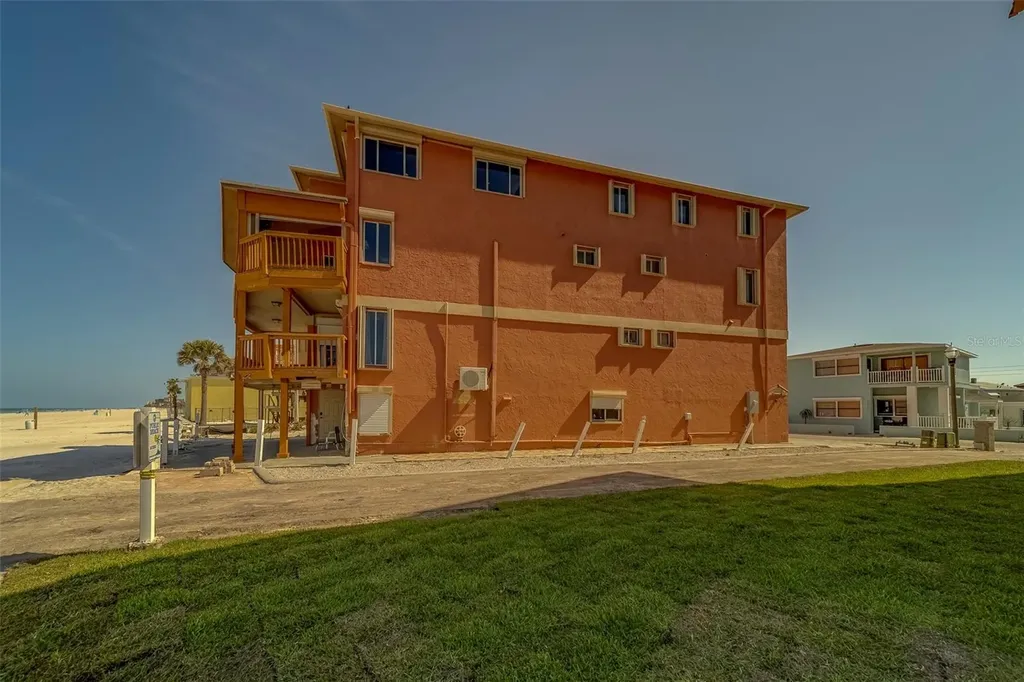 17606 Lee Avenue Redington Shores FL 33708