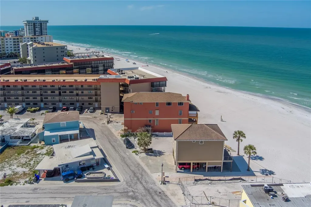 17606 Lee Avenue Redington Shores FL 33708