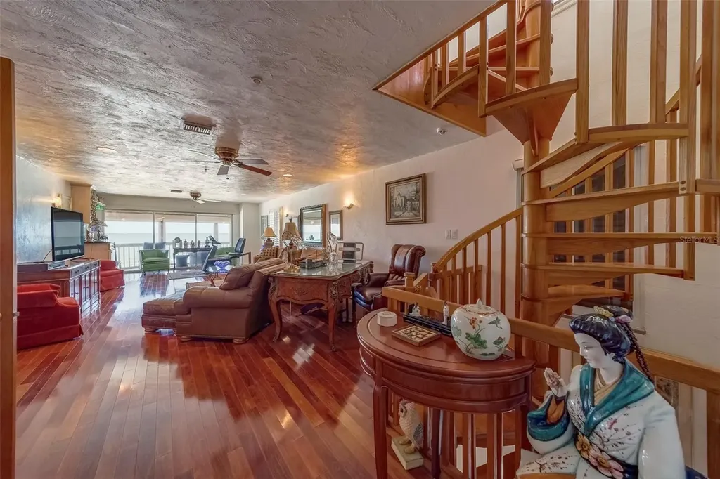 17606 Lee Avenue Redington Shores FL 33708