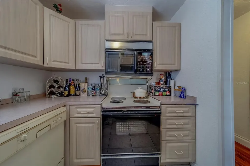 17606 Lee Avenue Redington Shores FL 33708