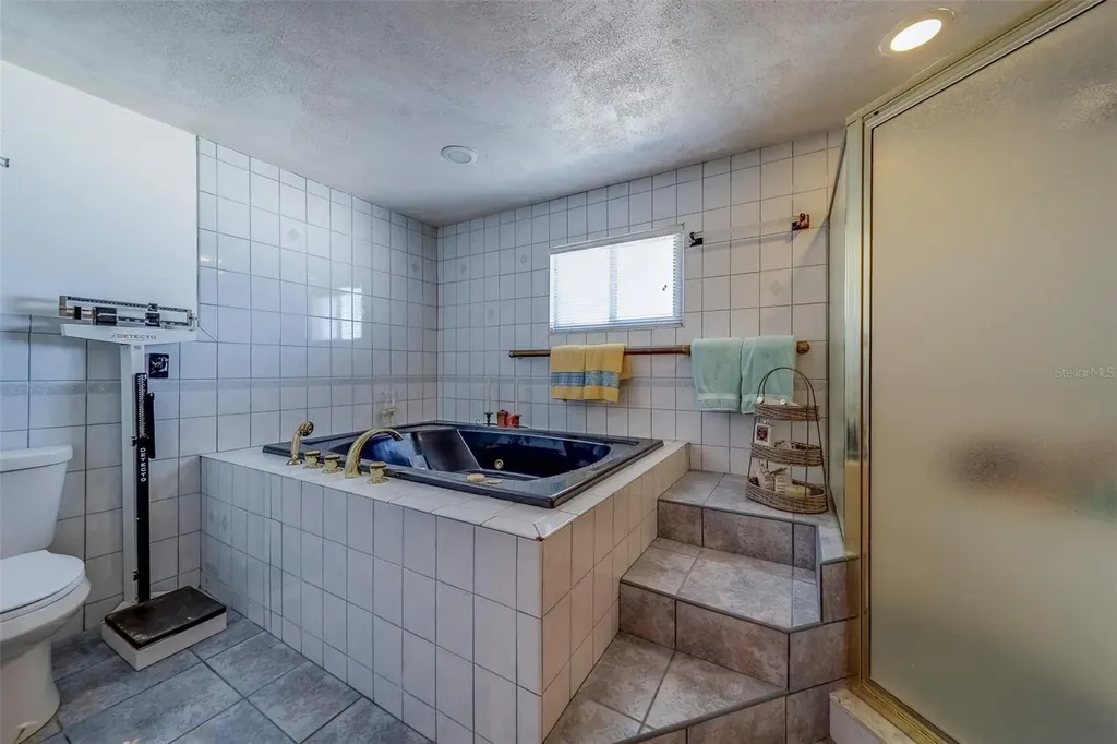 17606 Lee Avenue Redington Shores FL 33708