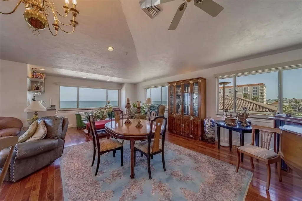 17606 Lee Avenue Redington Shores FL 33708