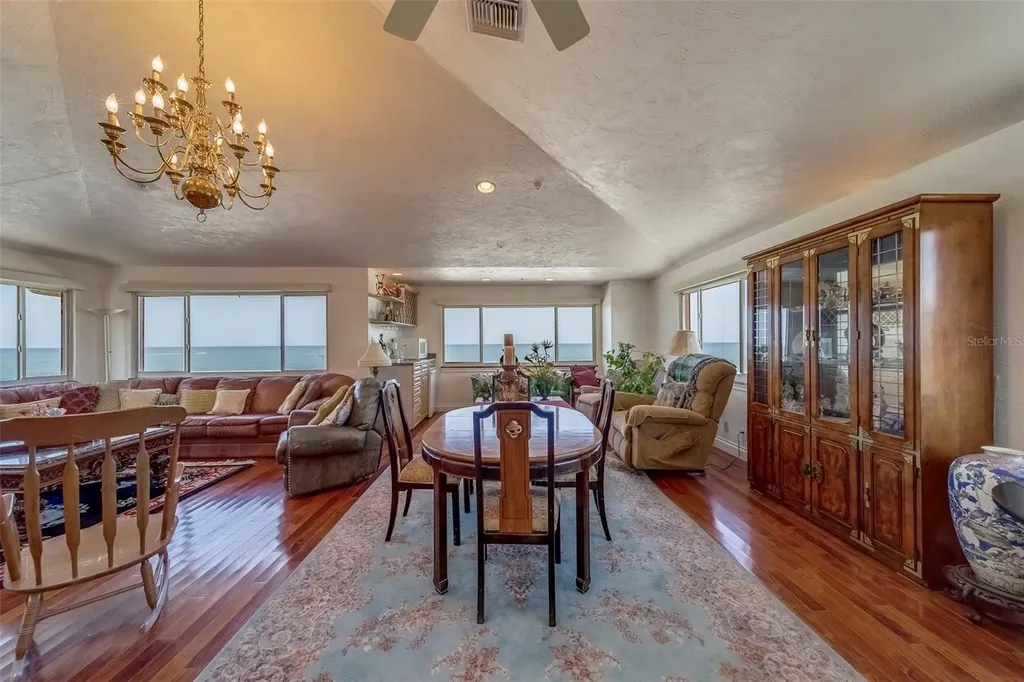 17606 Lee Avenue Redington Shores FL 33708