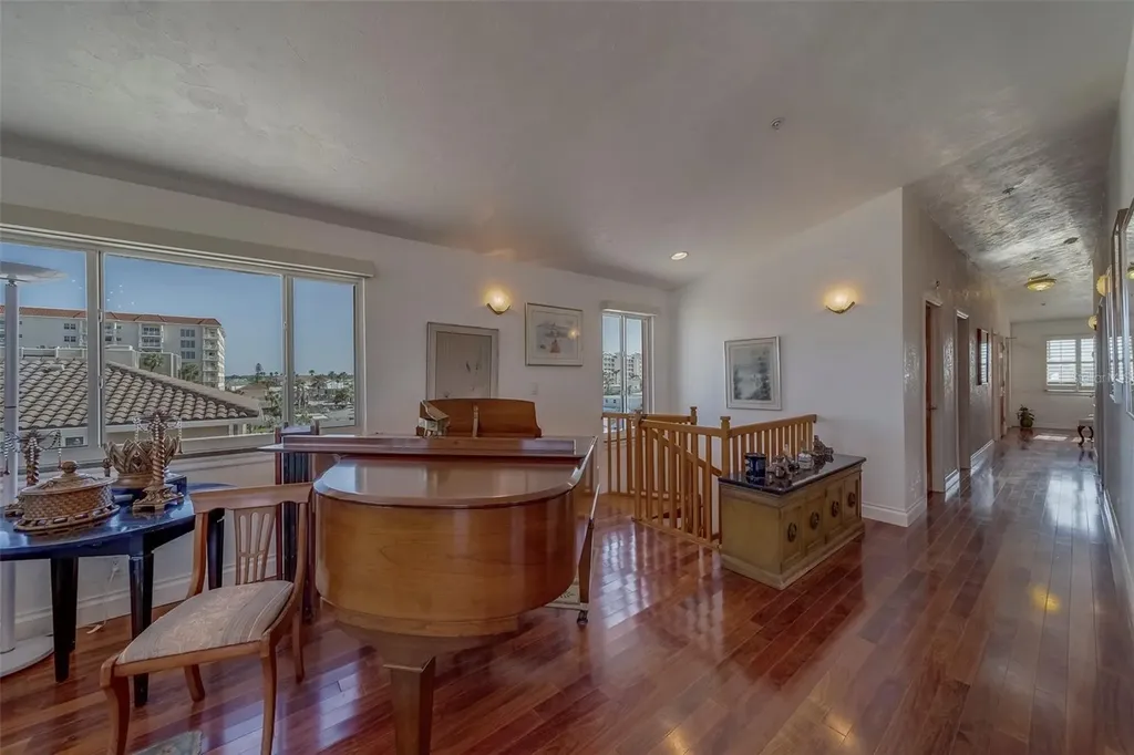17606 Lee Avenue Redington Shores FL 33708