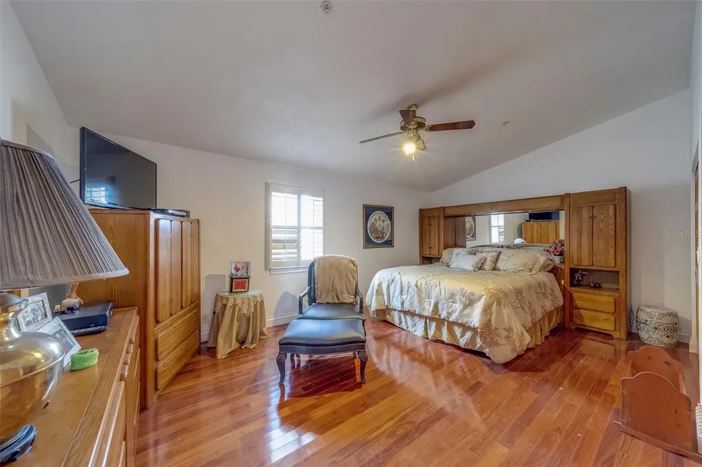 17606 Lee Avenue Redington Shores FL 33708