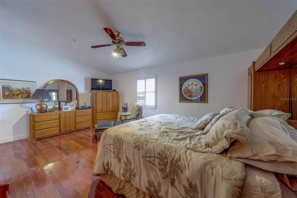 17606 Lee Avenue Redington Shores FL 33708