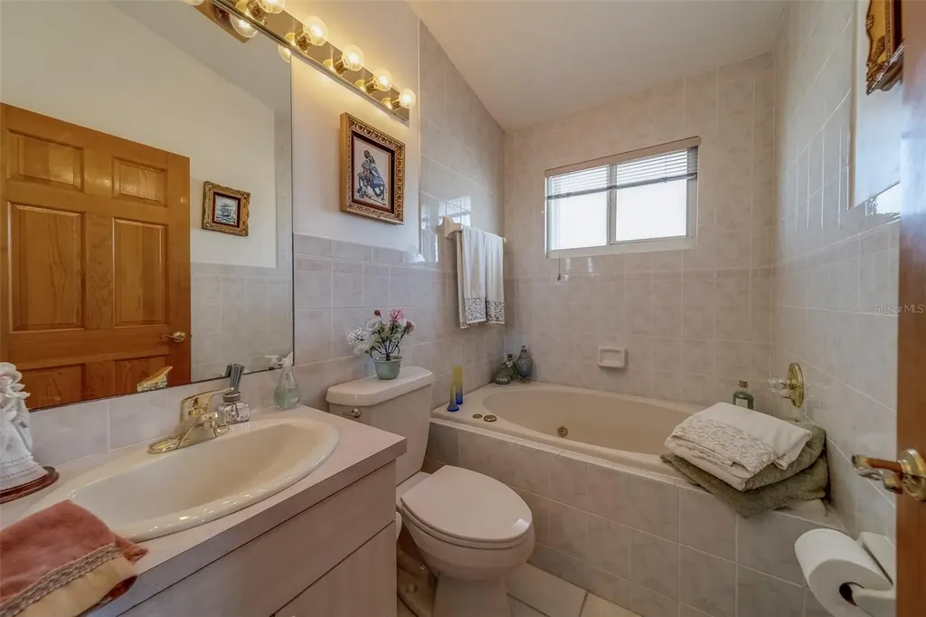 17606 Lee Avenue Redington Shores FL 33708