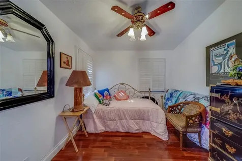 17606 Lee Avenue Redington Shores FL 33708
