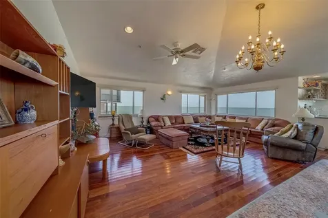 17606 Lee Avenue Redington Shores FL 33708