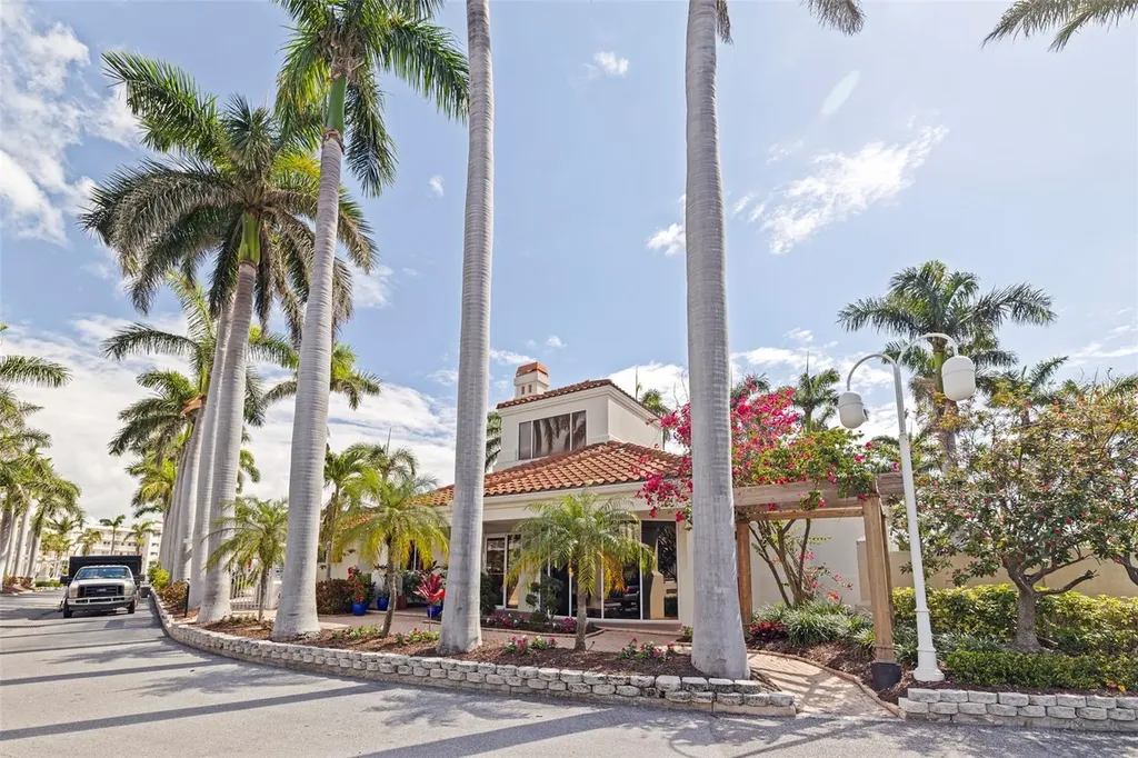 6105 Bahia Del Mar Circle St Petersburg FL 33715
