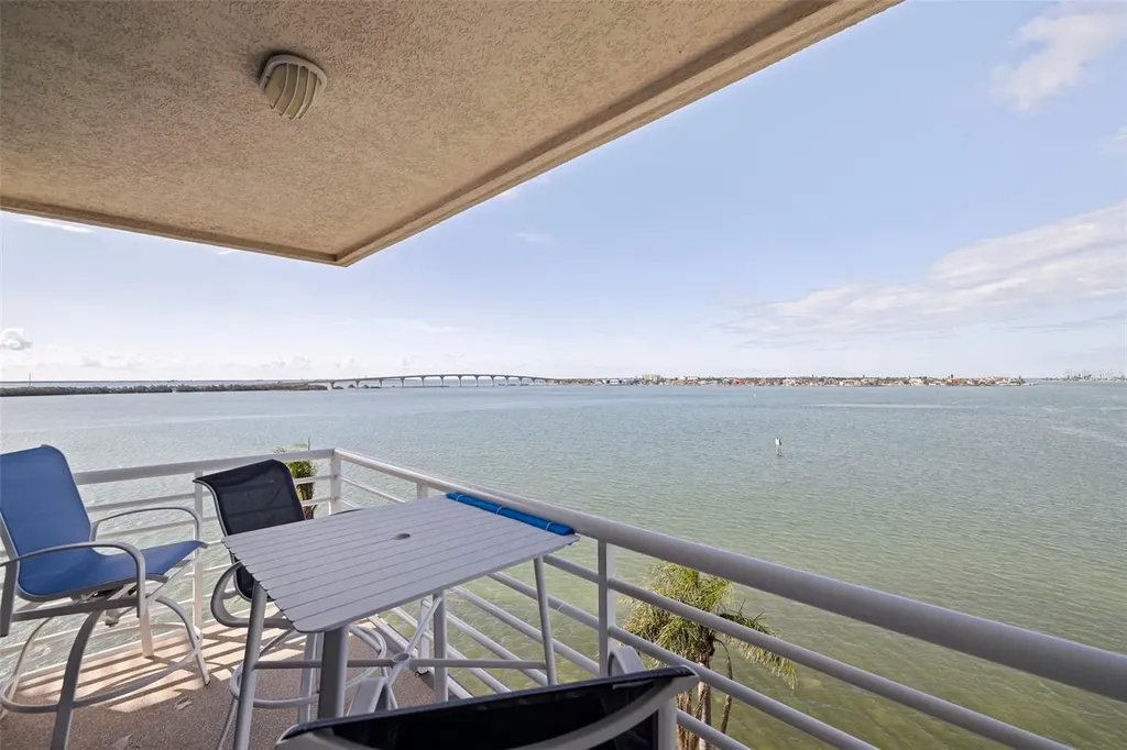 6105 Bahia Del Mar Circle St Petersburg FL 33715