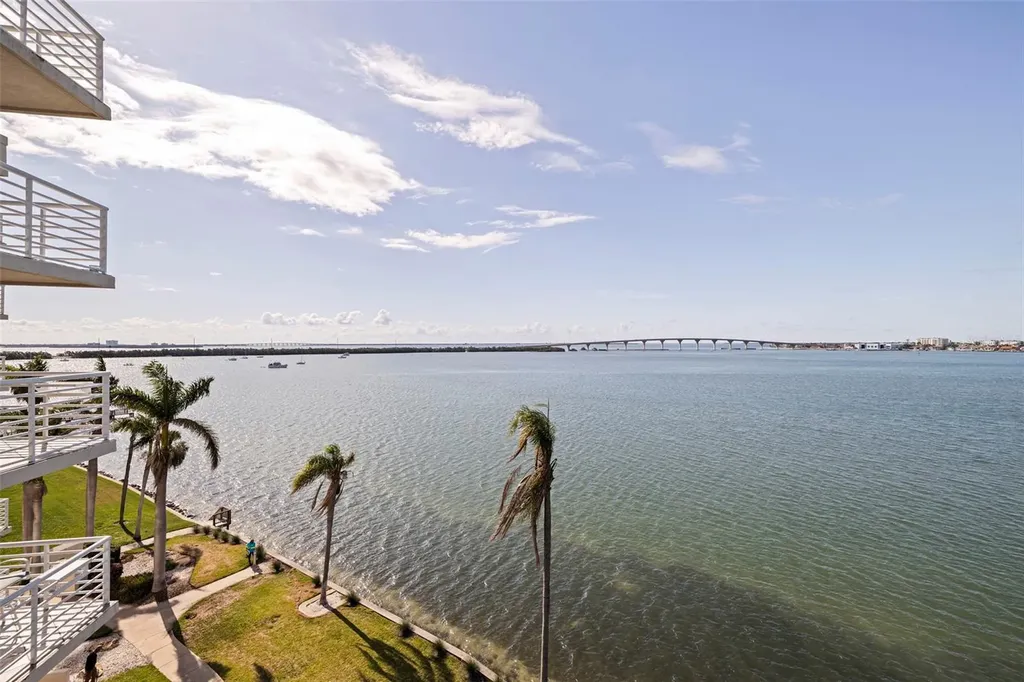 6105 Bahia Del Mar Circle St Petersburg FL 33715
