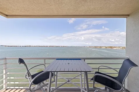 6105 Bahia Del Mar Circle St Petersburg FL 33715