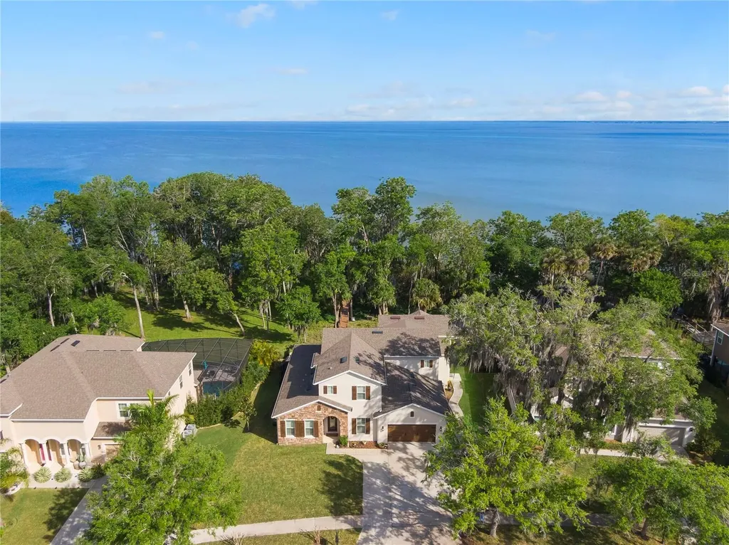 557 Lake Cove Pointe Circle Winter Garden FL 34787