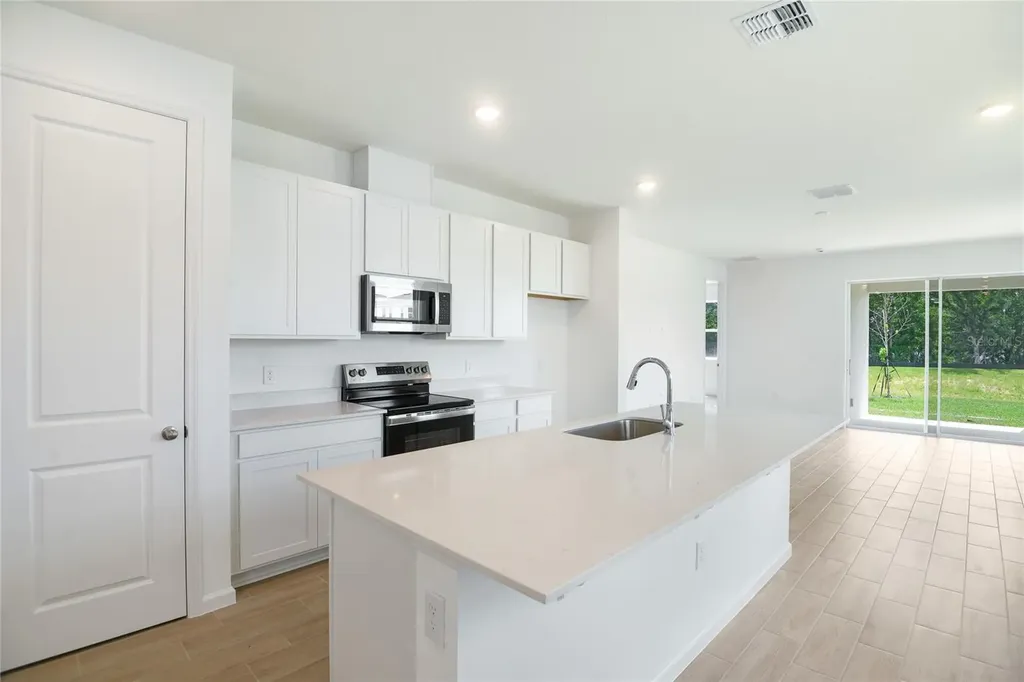 749 Lake Dell Avenue Dundee FL 33838