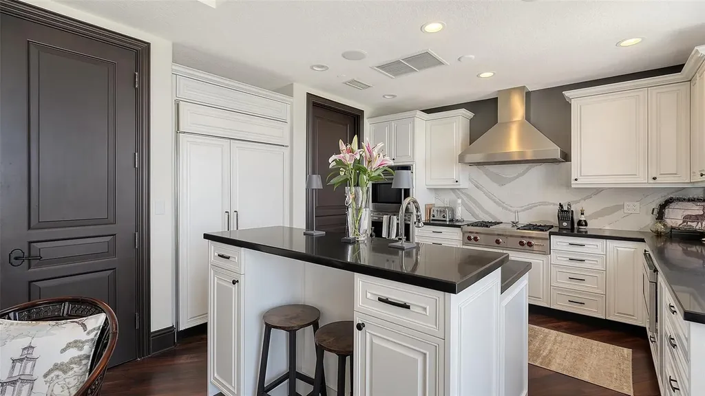 420 Golden Gate Point Sarasota FL 34236