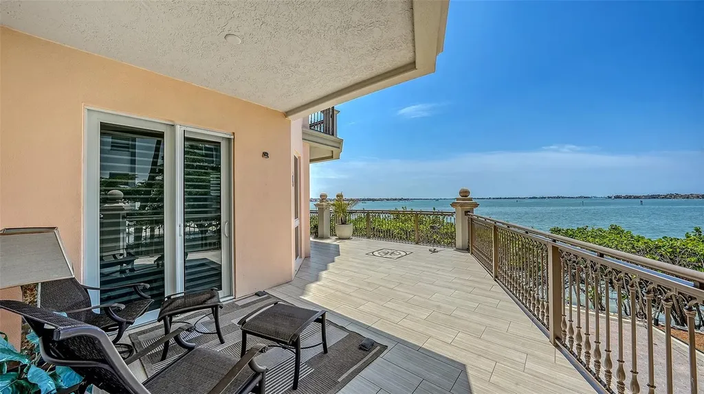 420 Golden Gate Point Sarasota FL 34236