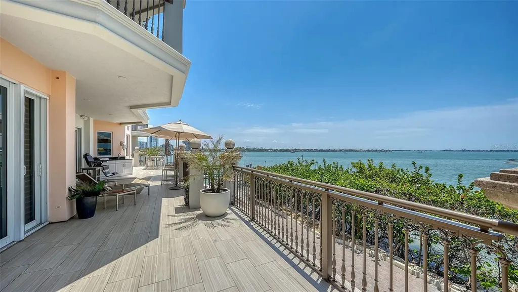 420 Golden Gate Point Sarasota FL 34236