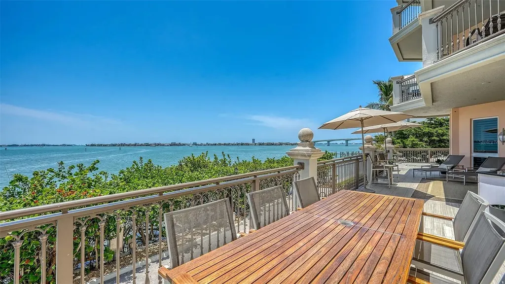 420 Golden Gate Point Sarasota FL 34236
