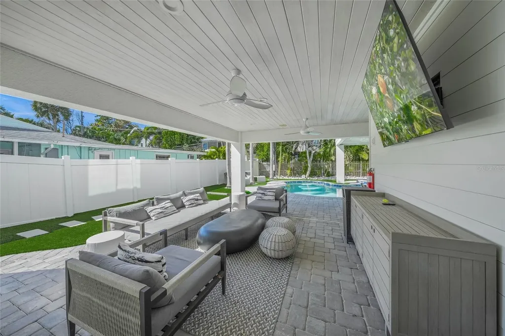 120 White Avenue Anna Maria FL 34216