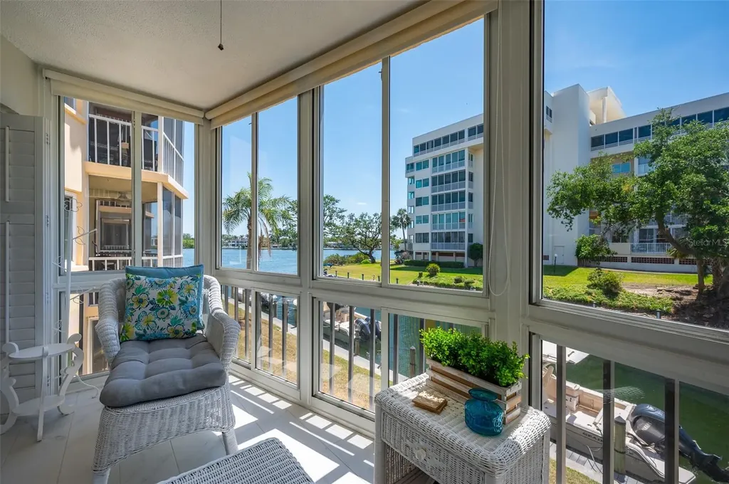 1350 N Portofino Drive Sarasota FL 34242
