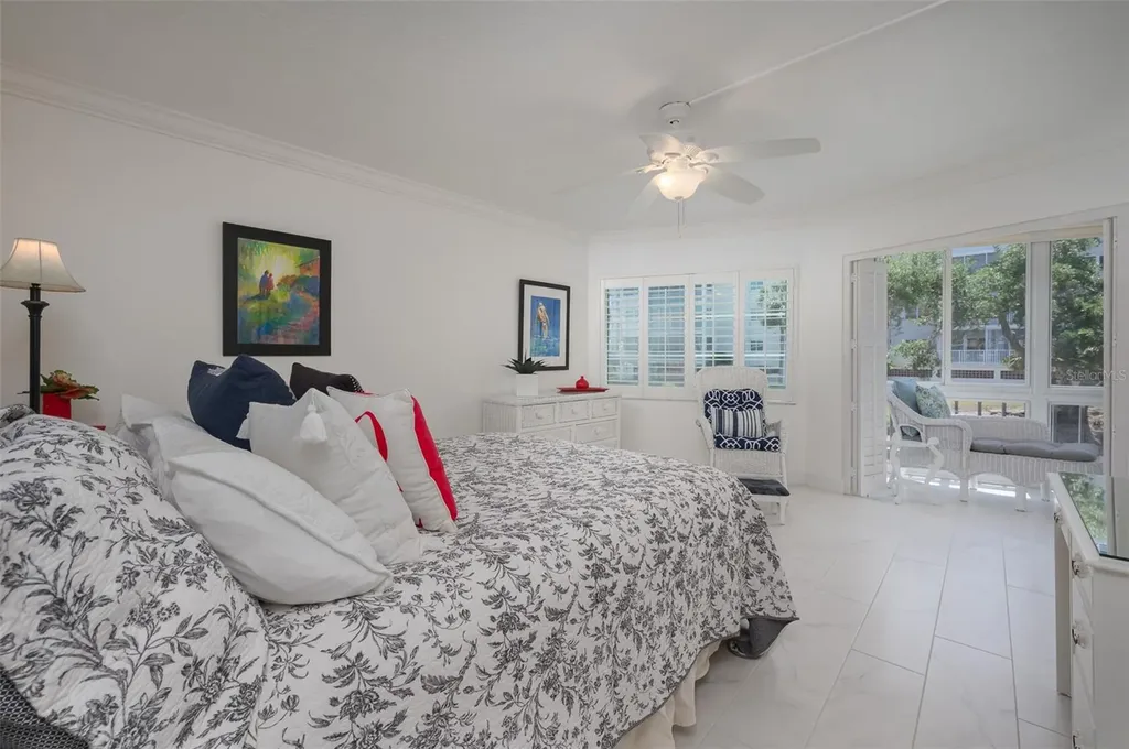 1350 N Portofino Drive Sarasota FL 34242