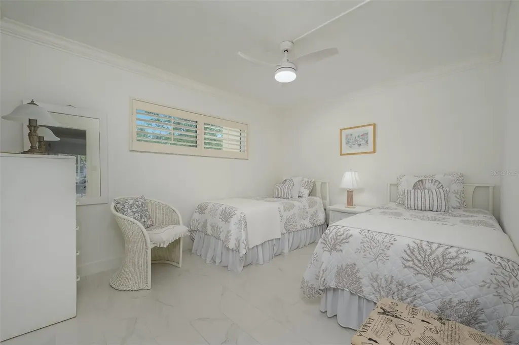 1350 N Portofino Drive Sarasota FL 34242
