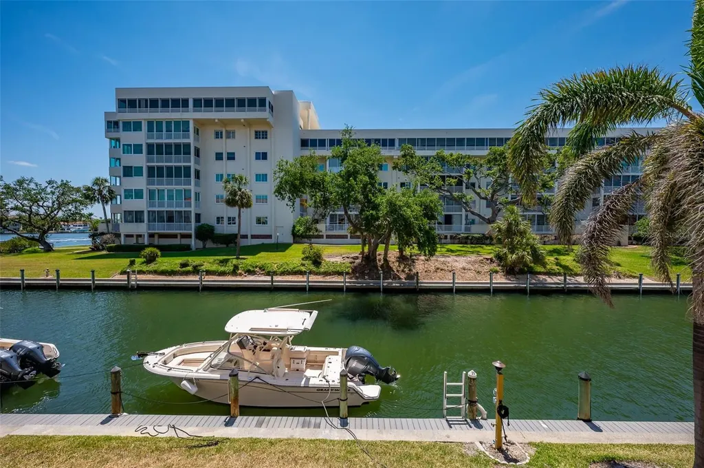 1350 N Portofino Drive Sarasota FL 34242