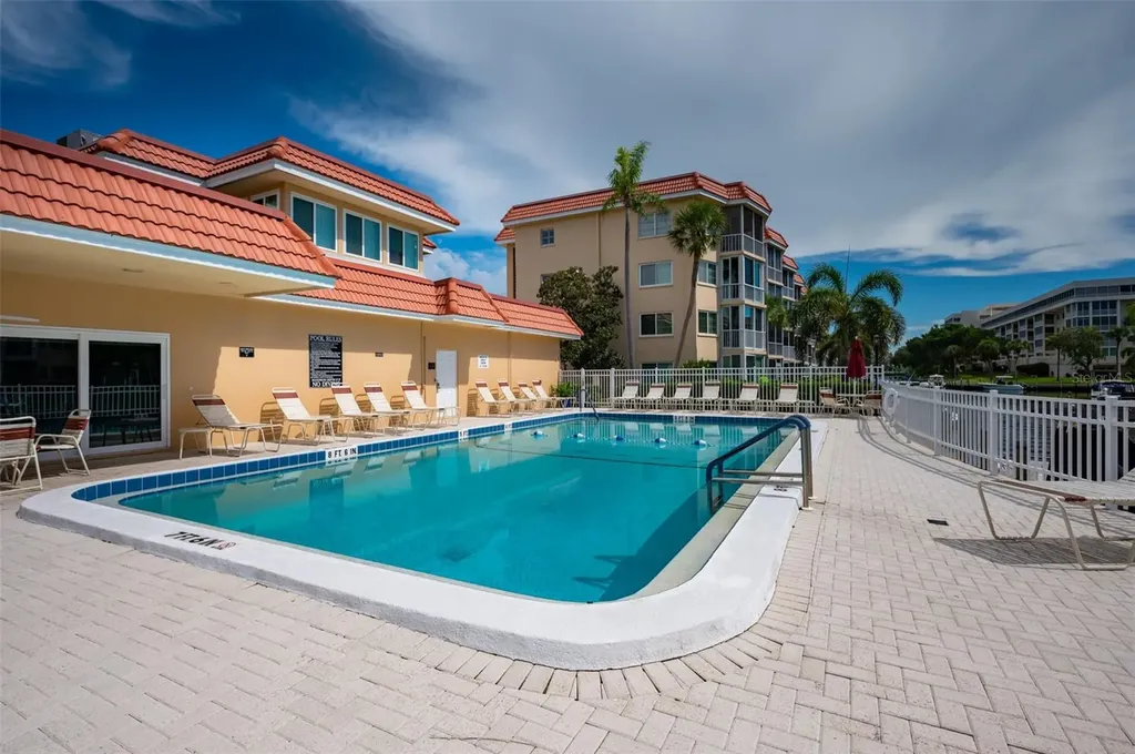 1350 N Portofino Drive Sarasota FL 34242