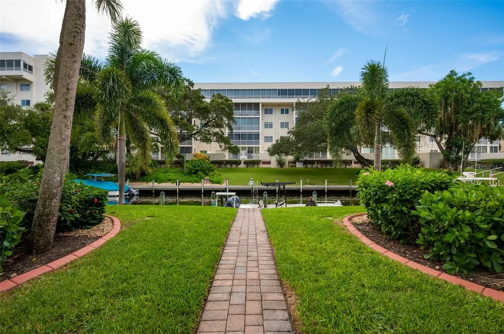 1350 N Portofino Drive Sarasota FL 34242