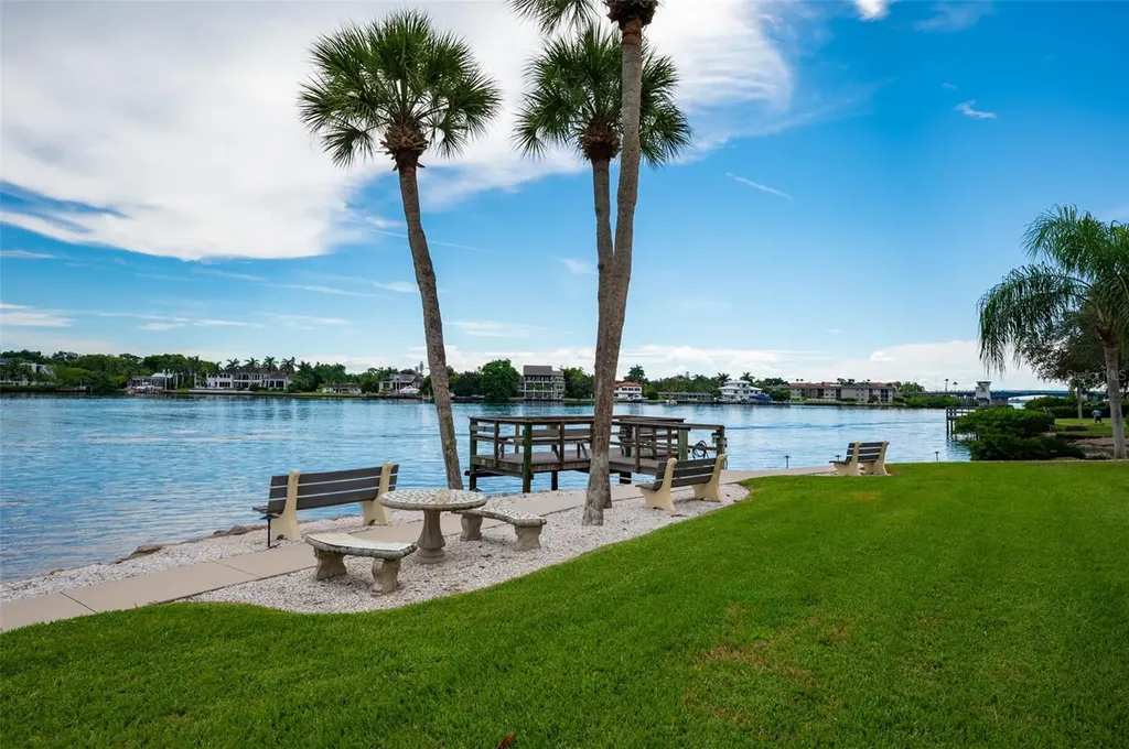 1350 N Portofino Drive Sarasota FL 34242